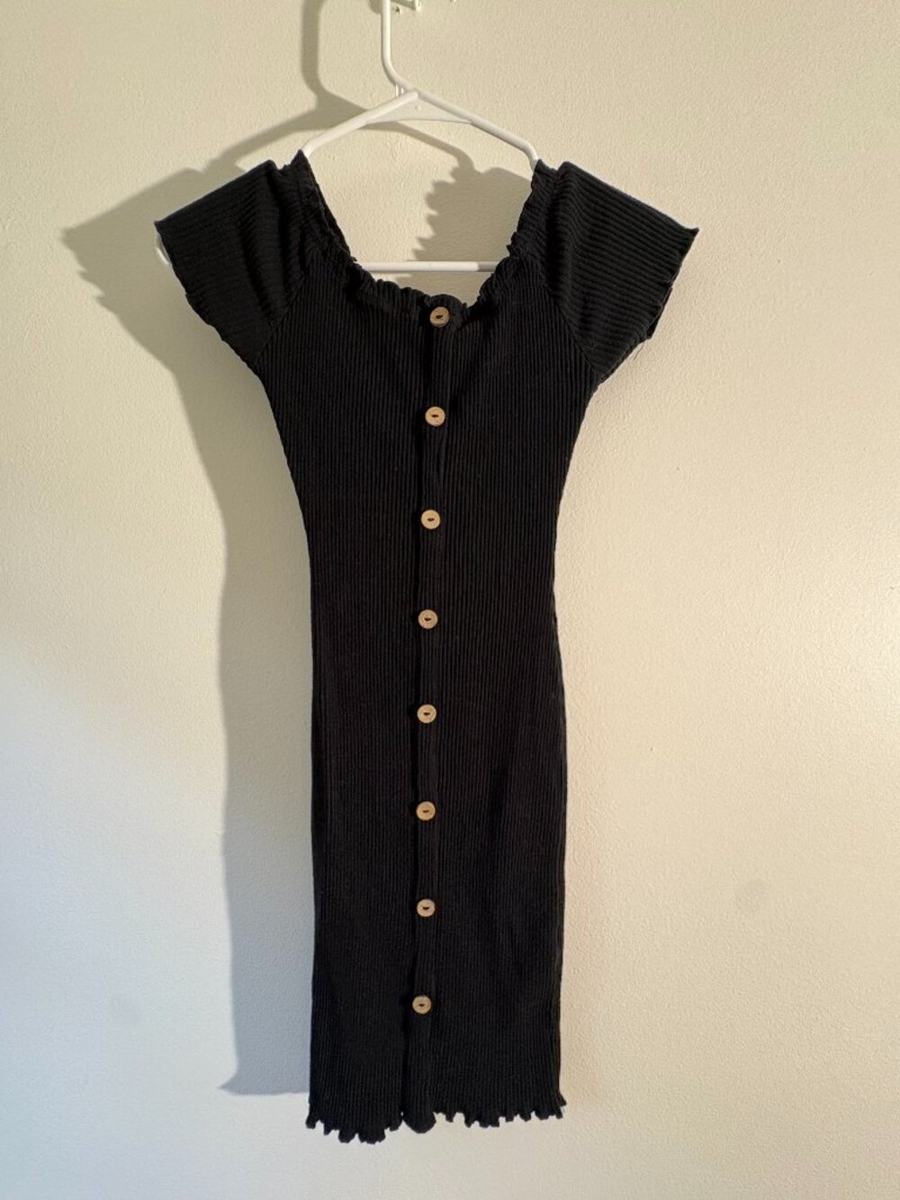 Derek Heart Black Ribbed Short Sleeve Off the Shoulder Button Front Dress - Size